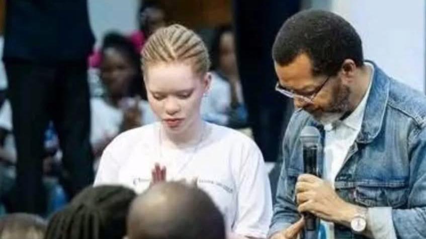 Marcelo Tunasi à sa fille Chukrany après l’obtention de son diplôme « ta maman serait fière de toi »
