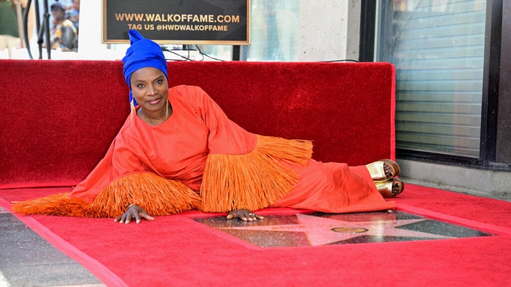 Angélique Kidjo entre dans l’histoire du Hollywood Walk of Fame: « sans nous, aucune musique ne serait possible sur cette planète »